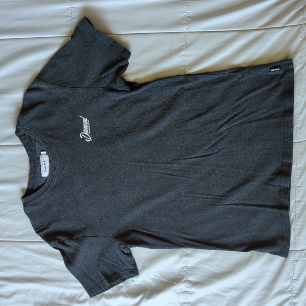 100% cotton. Heather gray black diamond supply comb medium t-shirt